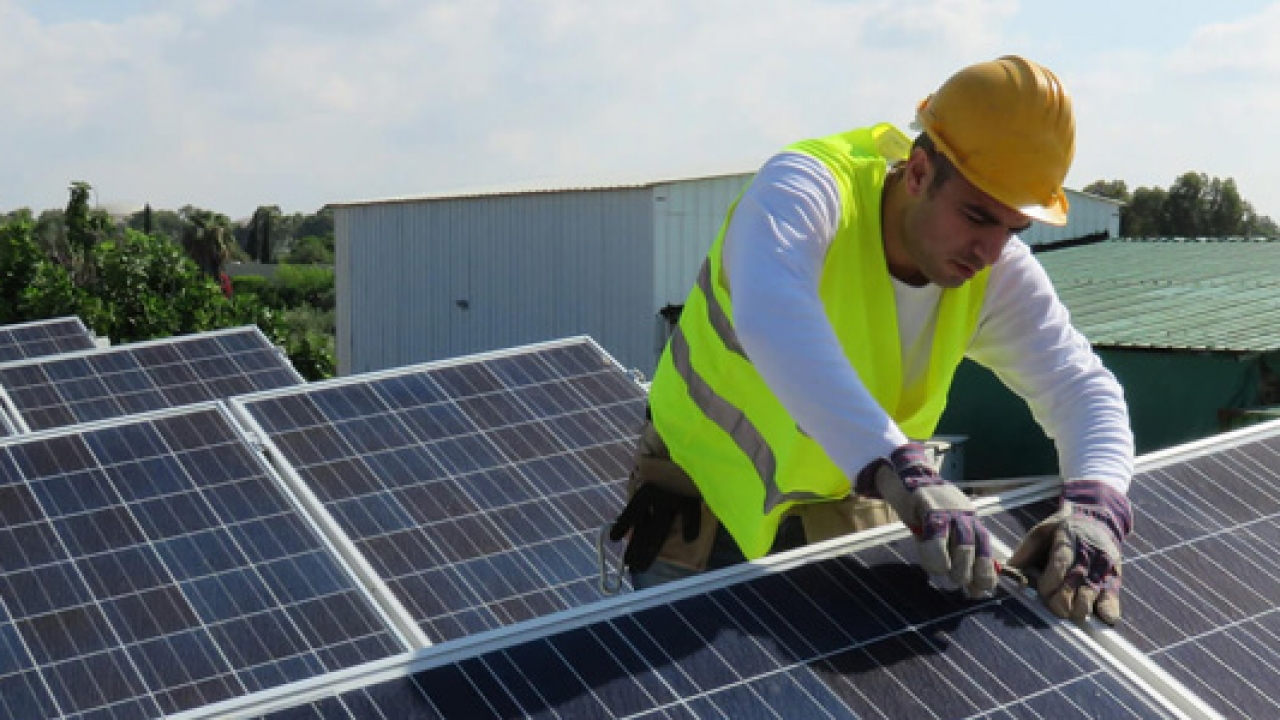 solar-panel-maintenance-faqs-1280x720